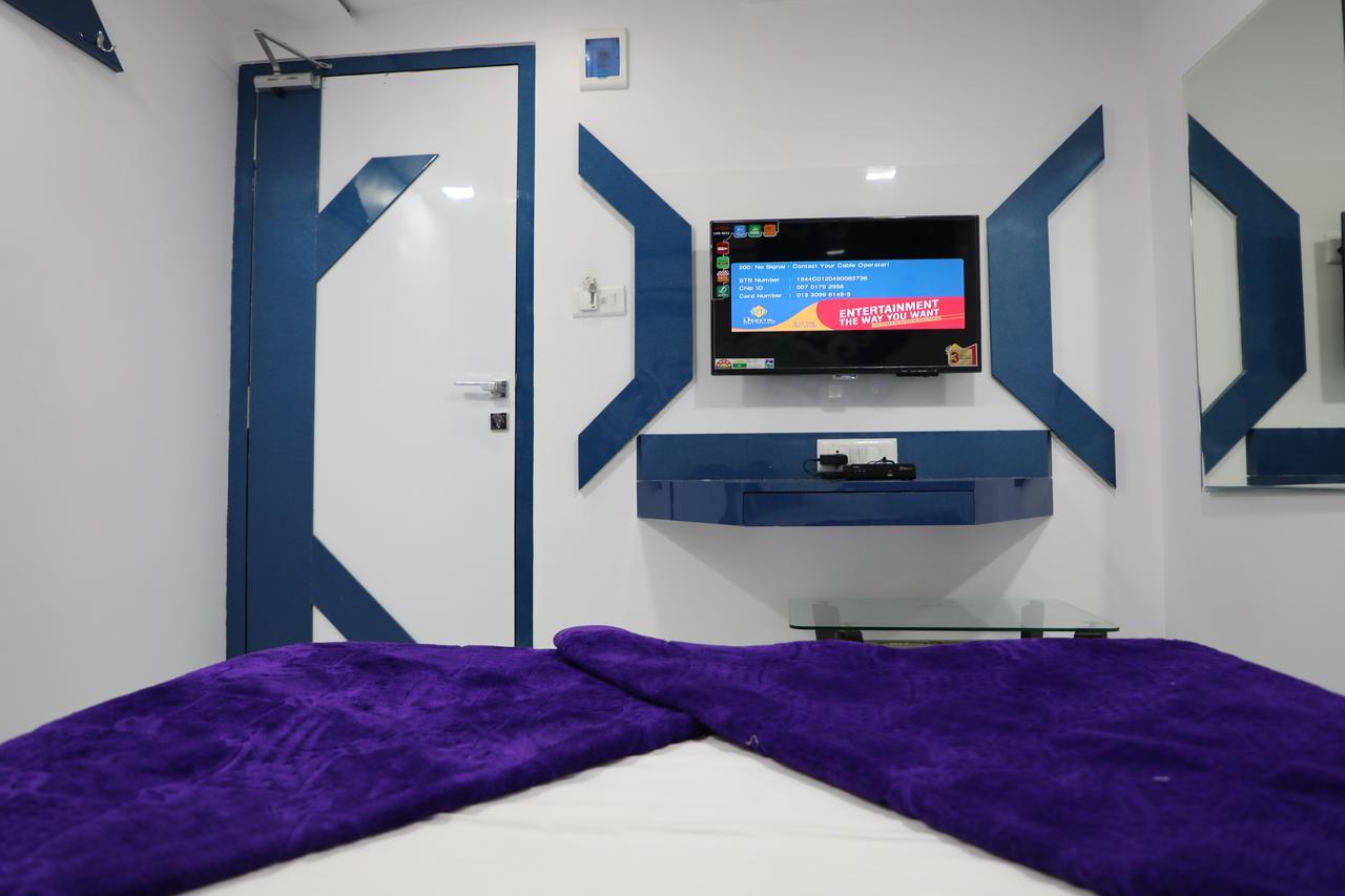 Hotel Pearl Нави Мумбай Екстериор снимка