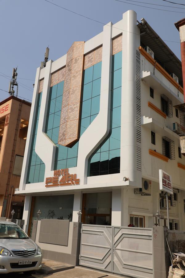 Hotel Pearl Нави Мумбай Екстериор снимка