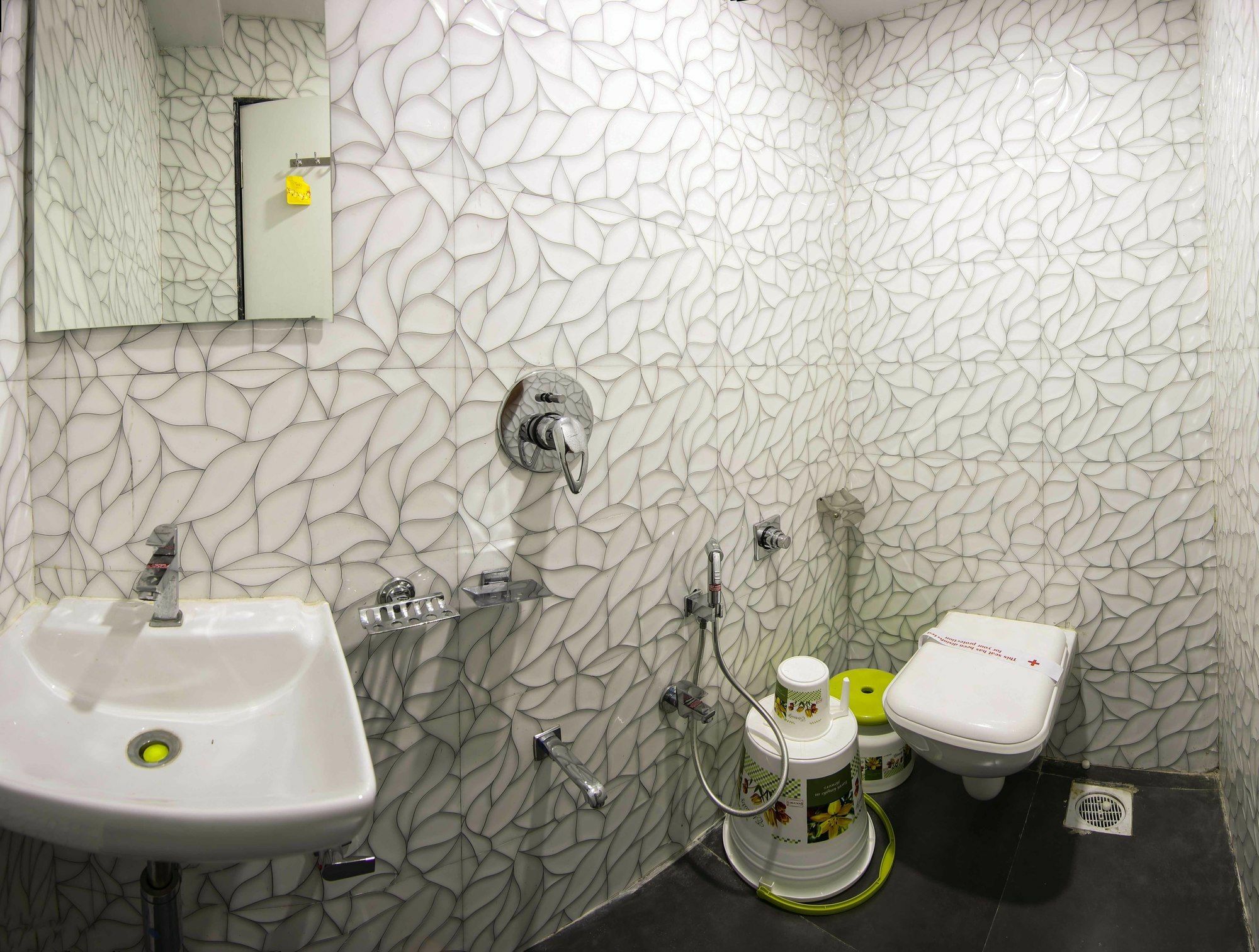 Hotel Pearl Нави Мумбай Екстериор снимка